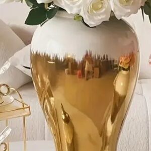 Stunning Gold and White Decorative Vase